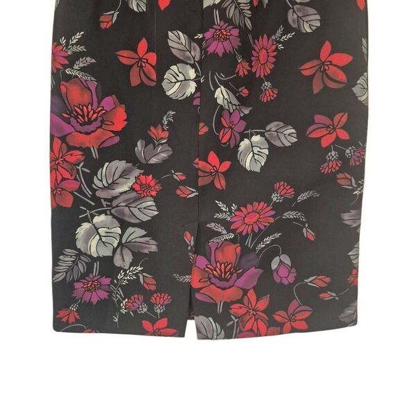 Philosophy Women's Black & Red Poly/Spandex Floral Straight Pencil Skirt - Picture 3 of 7